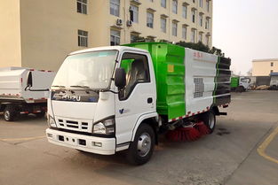 貴陽(yáng)市天錦大型掃路車(chē)廠(chǎng)家直銷(xiāo)與散裝飼料車(chē) 高效清潔與智慧運(yùn)輸?shù)耐昝澜Y(jié)合